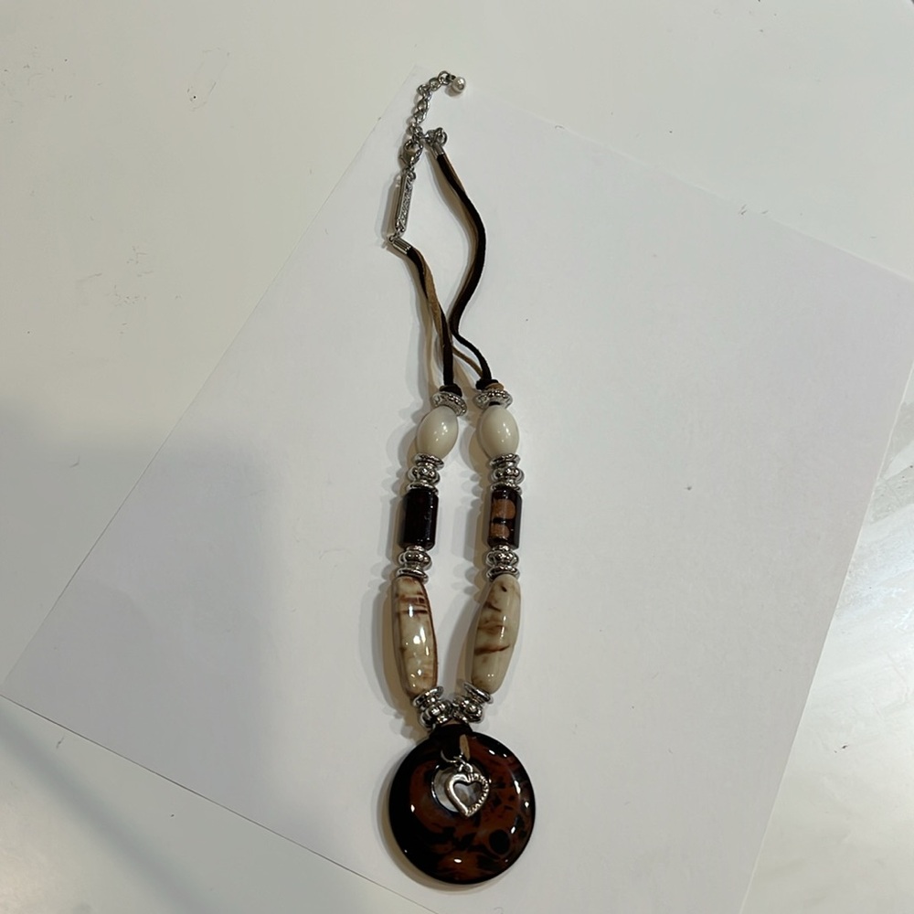 Beautiful necklace - Picture 2 of 3